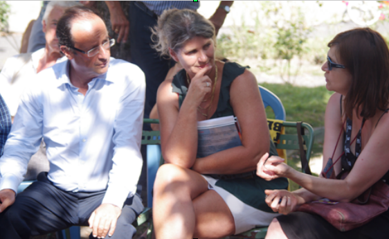 François Hollande (PS) écoute Valérie de Saint-Do qui lui parle de culture…
